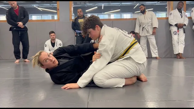 Escape de control lateral — demostración