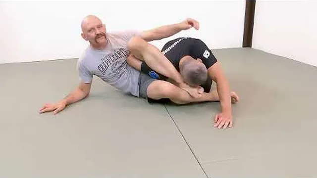 Omoplata: solo la entrada — demostración